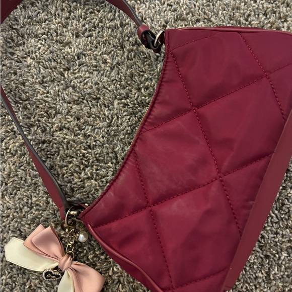 Rare Guess Little Bay Quilted Shoulder Bag merlot red - Picture 3 of 4